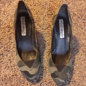 Women’s Camo Heels. Kaughty Monby. Like new.
